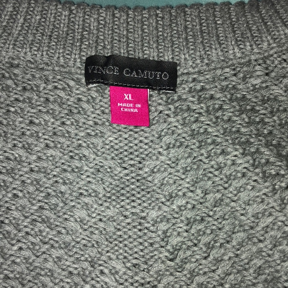 NWOT Women's Long Sleeve Cold-Shoulder Sweater - Picture 3 of 8